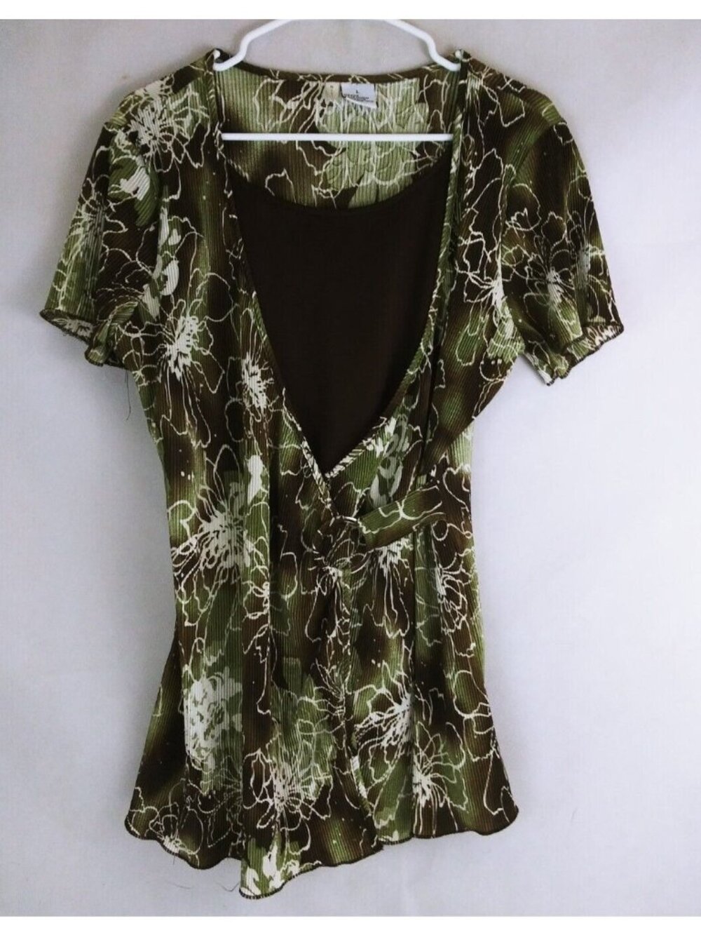 Nick & Sarah Women's Green & Black Wrap Blouse With Floral Designs Size Large